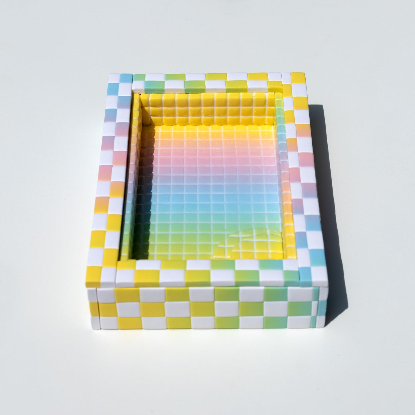 Pastel Gradient / Trinket Pool